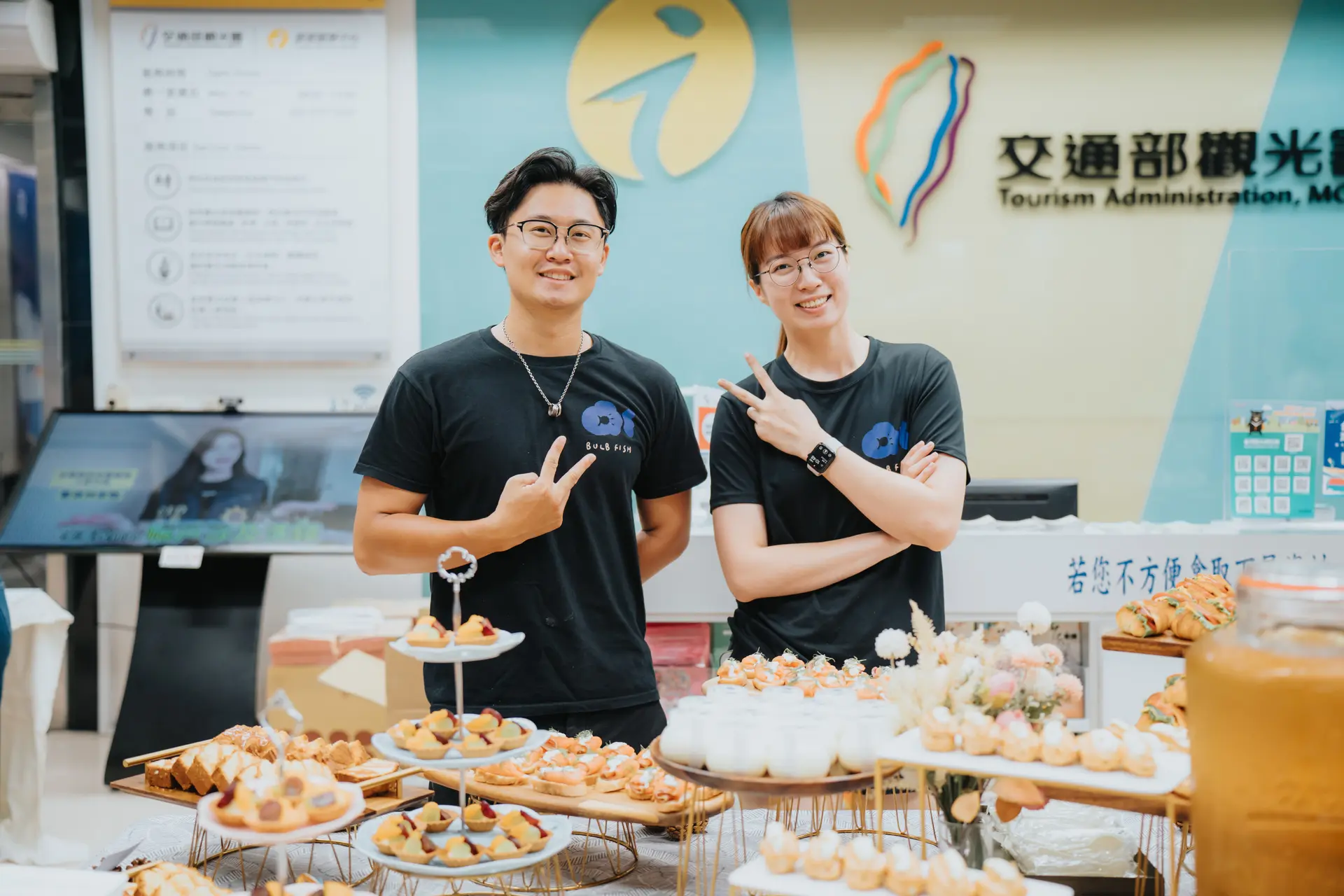 宜蘭頭城外澳北海岸旅遊 外澳月夜浪花巿集阿秋派live Painting藝術創作