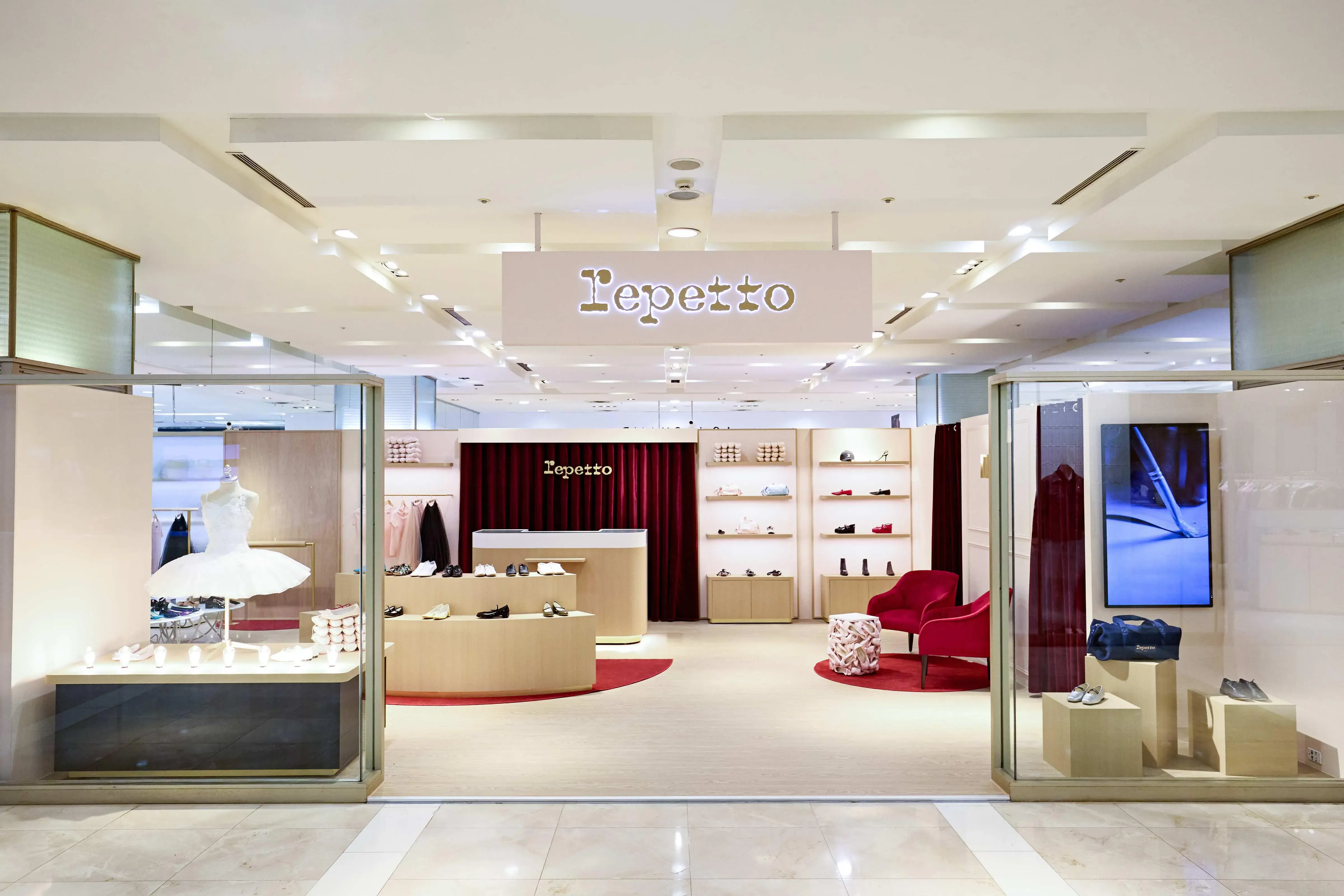 Repetto 台南新光三越新天地 店景照 1