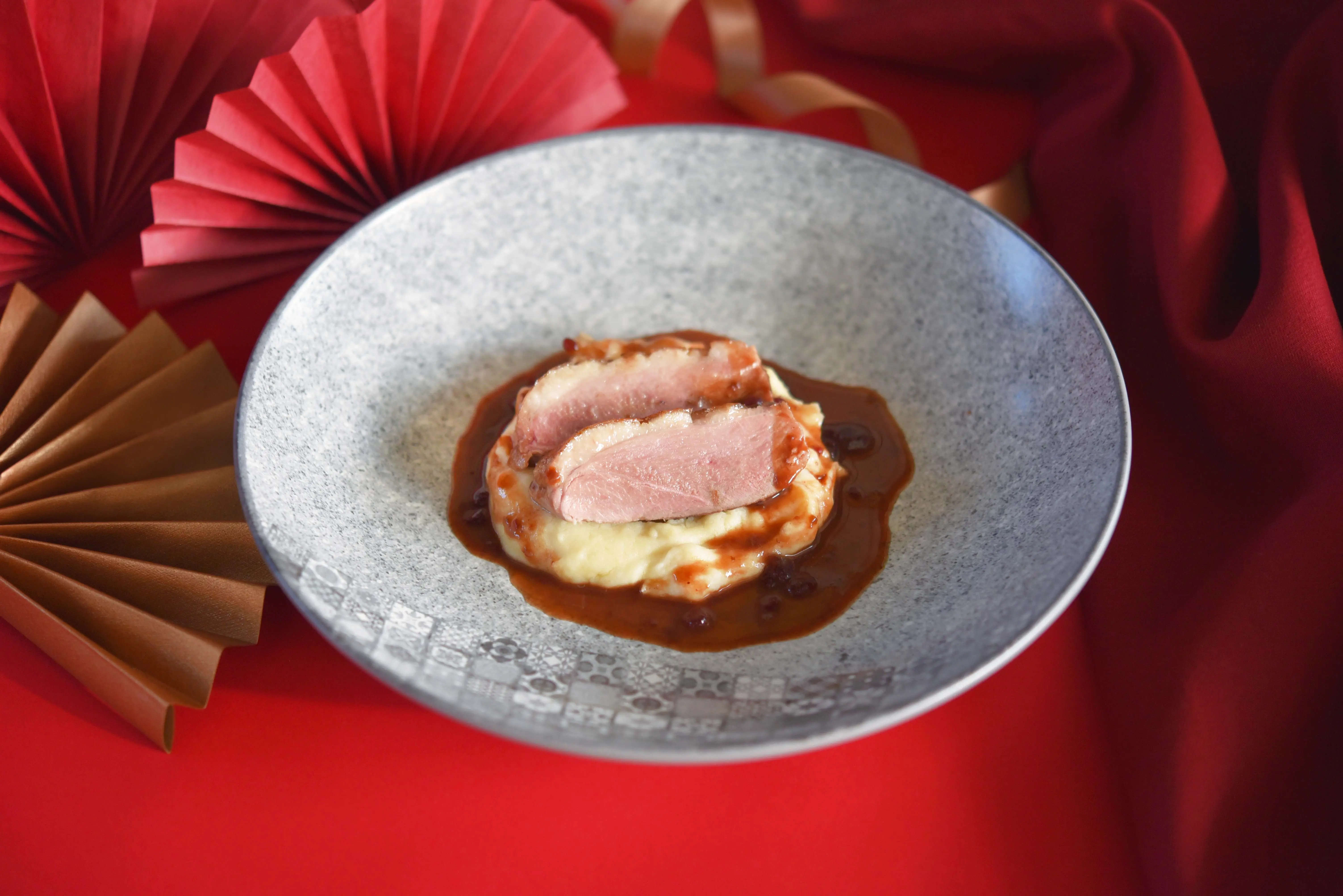 2025年菜推薦台中大毅老爺行旅zebra義式餐廳 霜降戰斧梅花豬