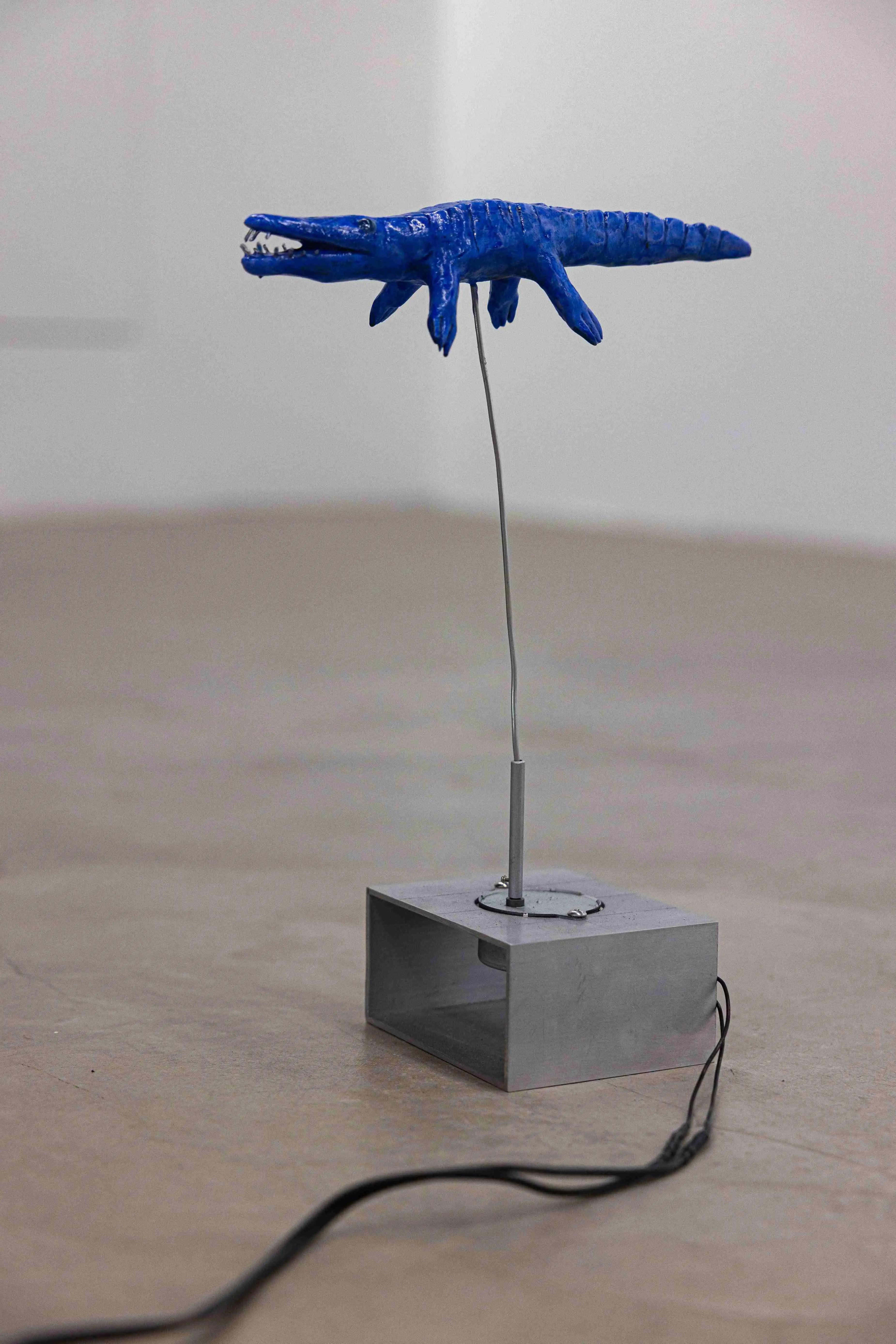 Top 10 十大亮點作品【タムラサトル Satoru Tamura】《spin Crocodile Mini》 紙黏土、鋁等 Paper Clay Aluminum Etc. 約20 X 20 X 20 Cmeach 2022