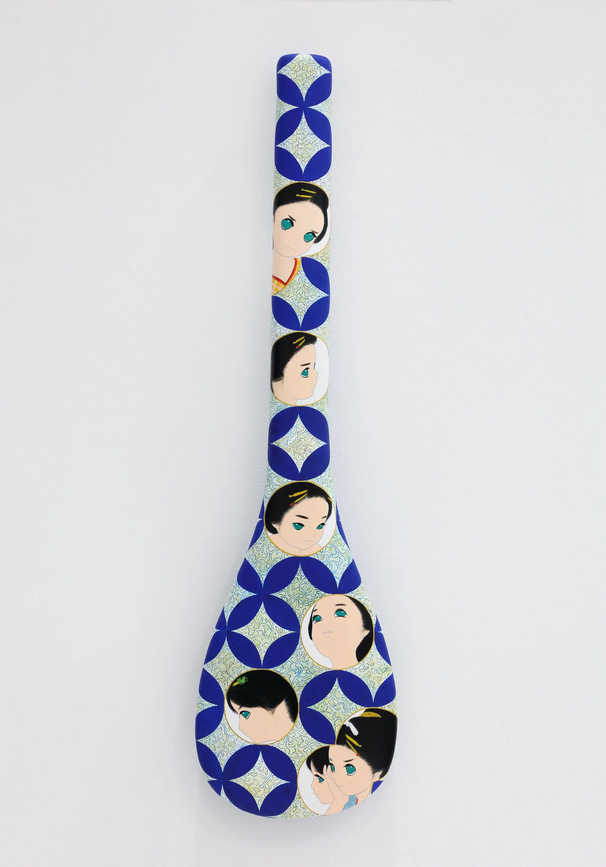 Top 10 十大亮點作品【山口藍 Ai Yamaguchi《shichifuku》】 壓克力 棉布 木杓 52.5 X 13.5 X 2.5 Cm 2024