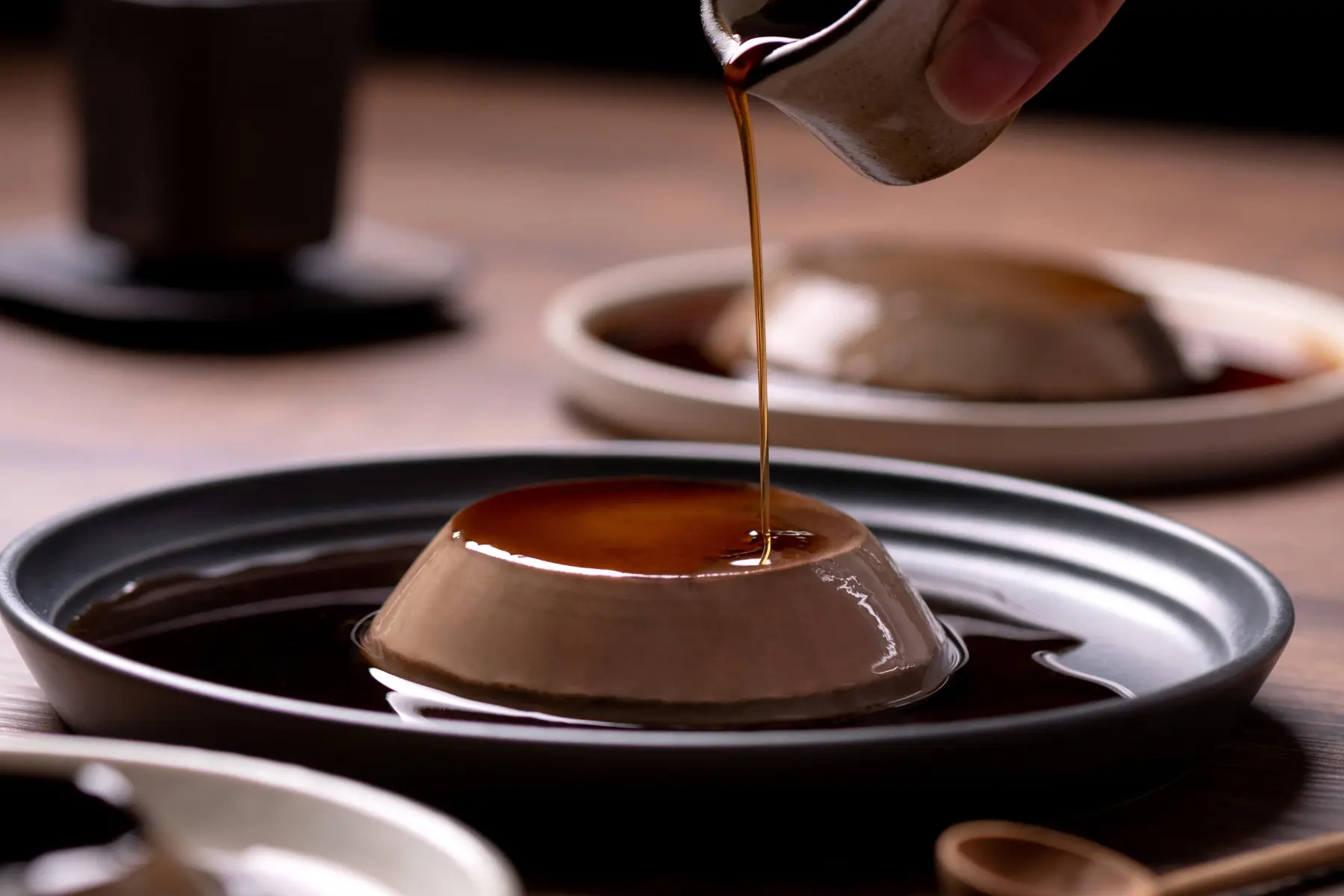 【大武山牧場】日式焙茶布丁，細膩而別具風味的大人風味「老派布丁」