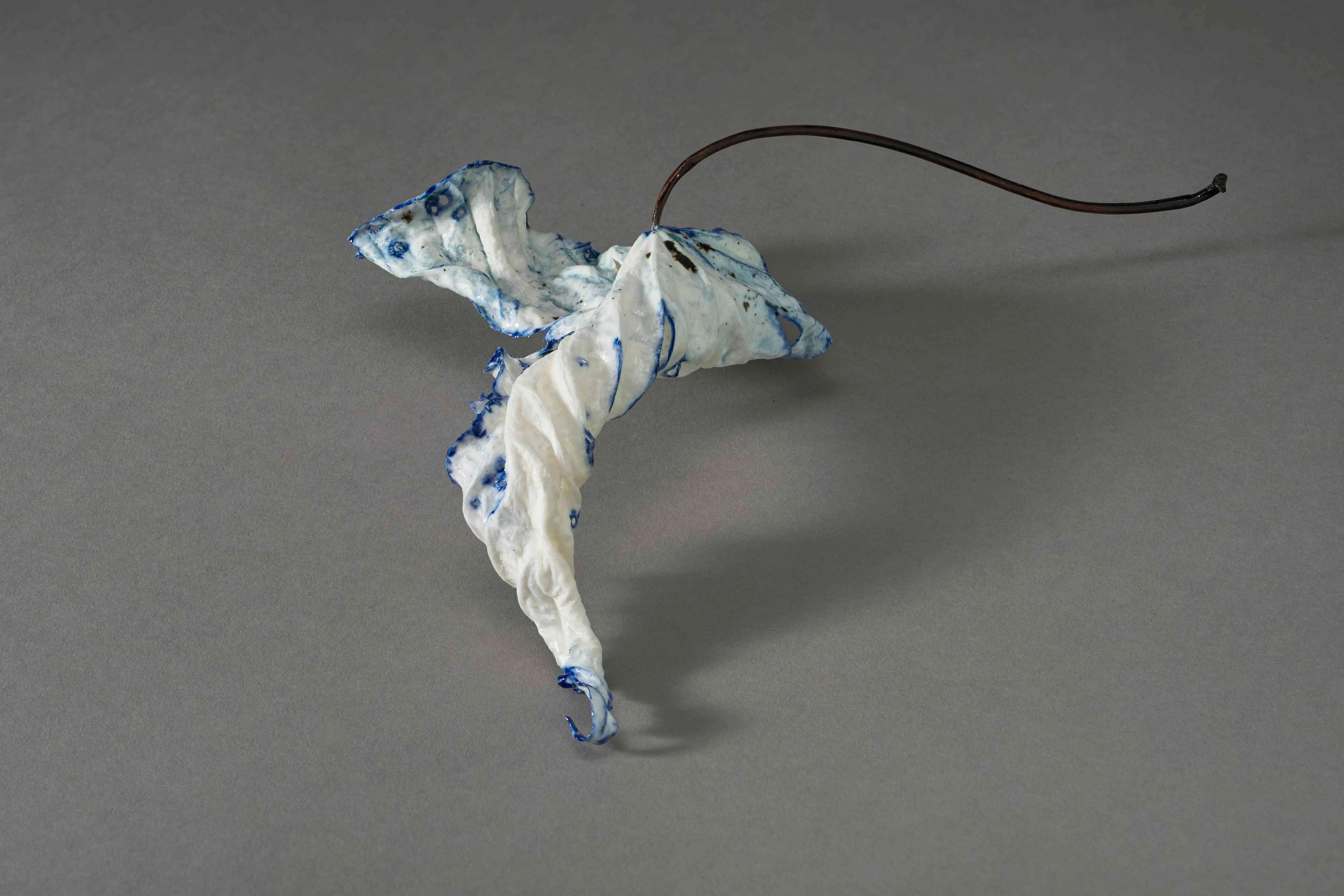 One Art Taipei 2025 藝術台北「新賞獎」【也趣藝廊 彭思錡】《輪廓 玩物》 24.5 X 17 X 4 Cm 陶瓷 生漆 2024