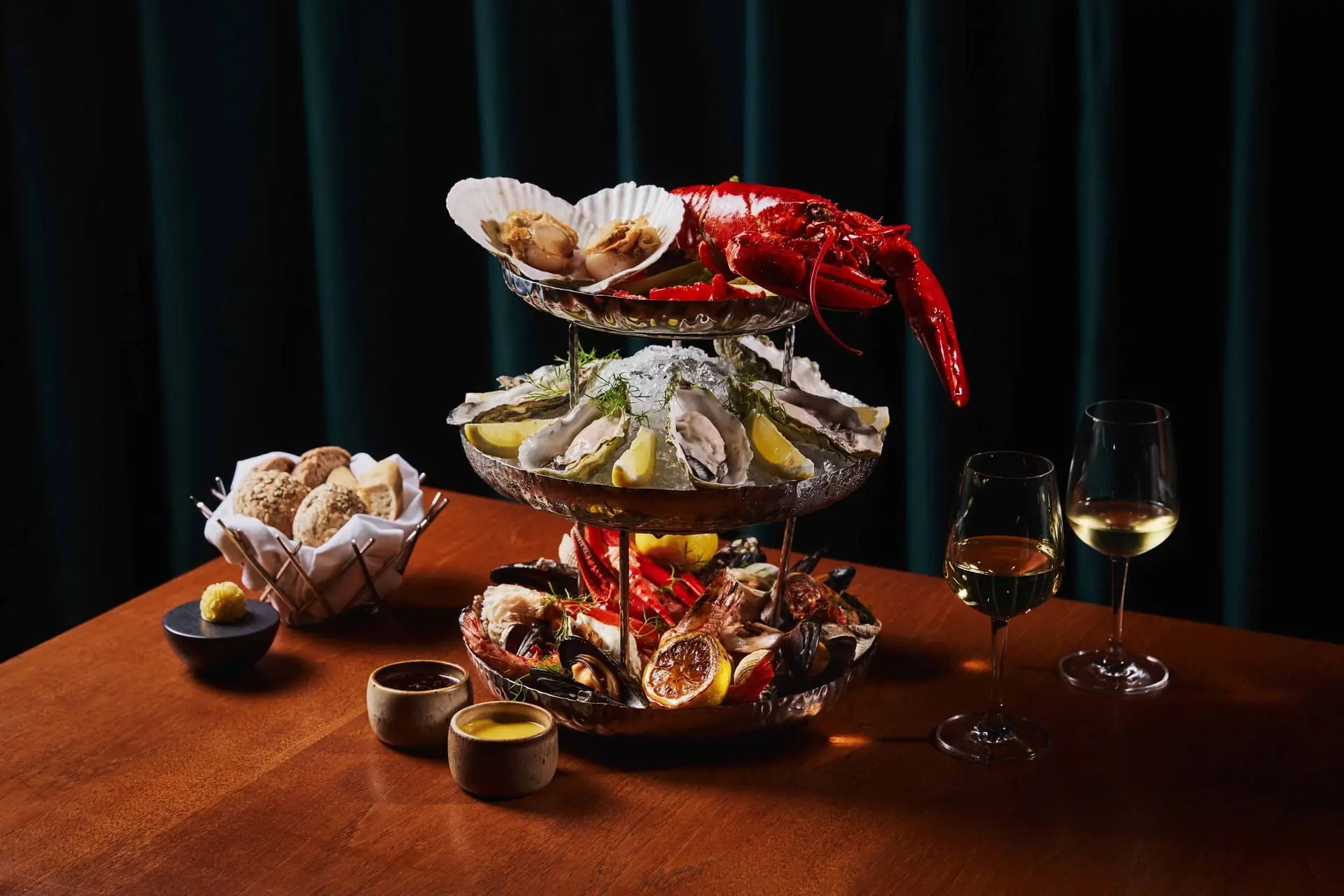 異鄉‧義香 義式餐廳精選【慕軒飯店】「歐陸海鮮拼盤」集各式奢華海鮮於一身。