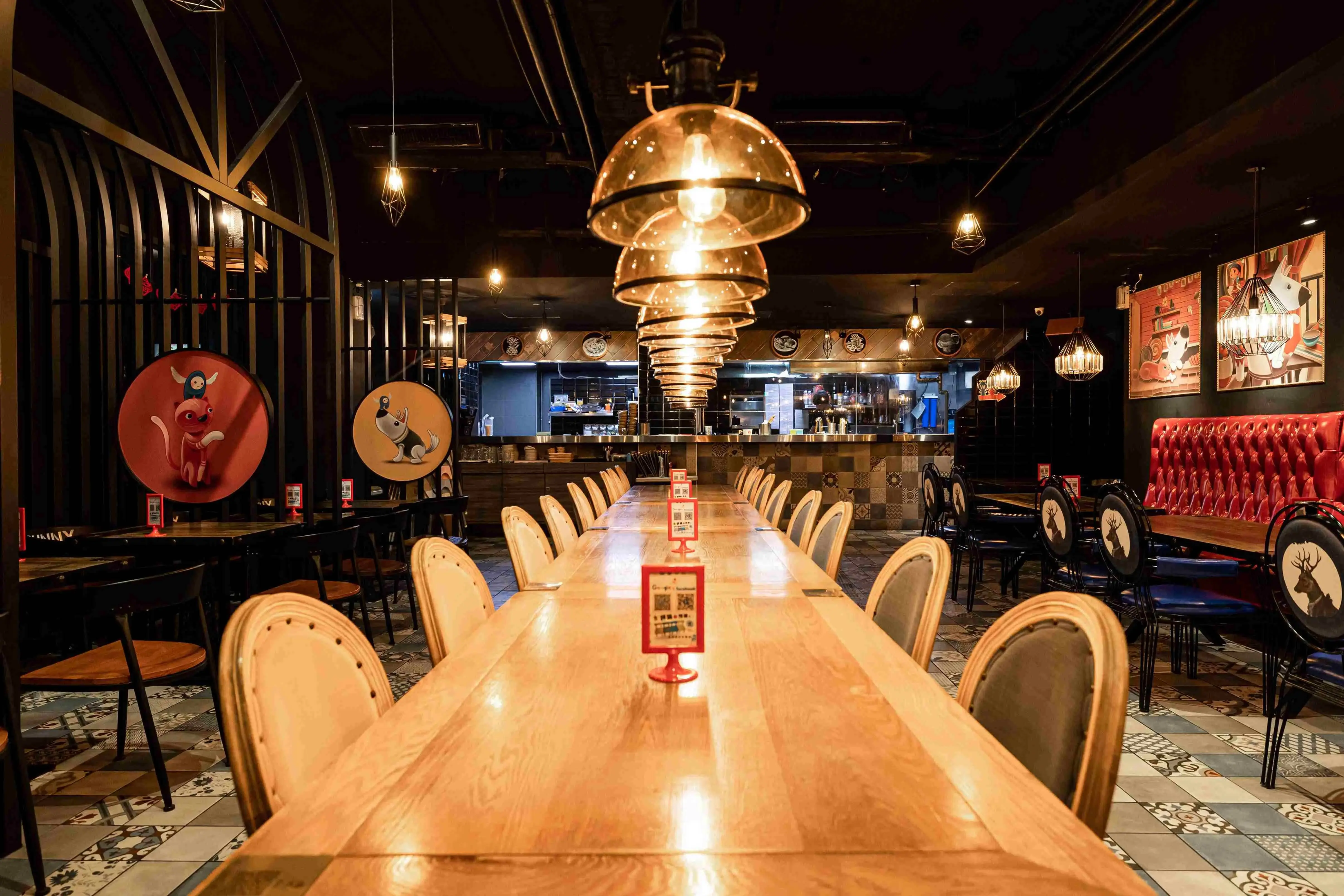 虎尾春秋 住宿【虎尾春秋】sunny Q陽光公主餐廳以系列插畫帶出童話氛圍。