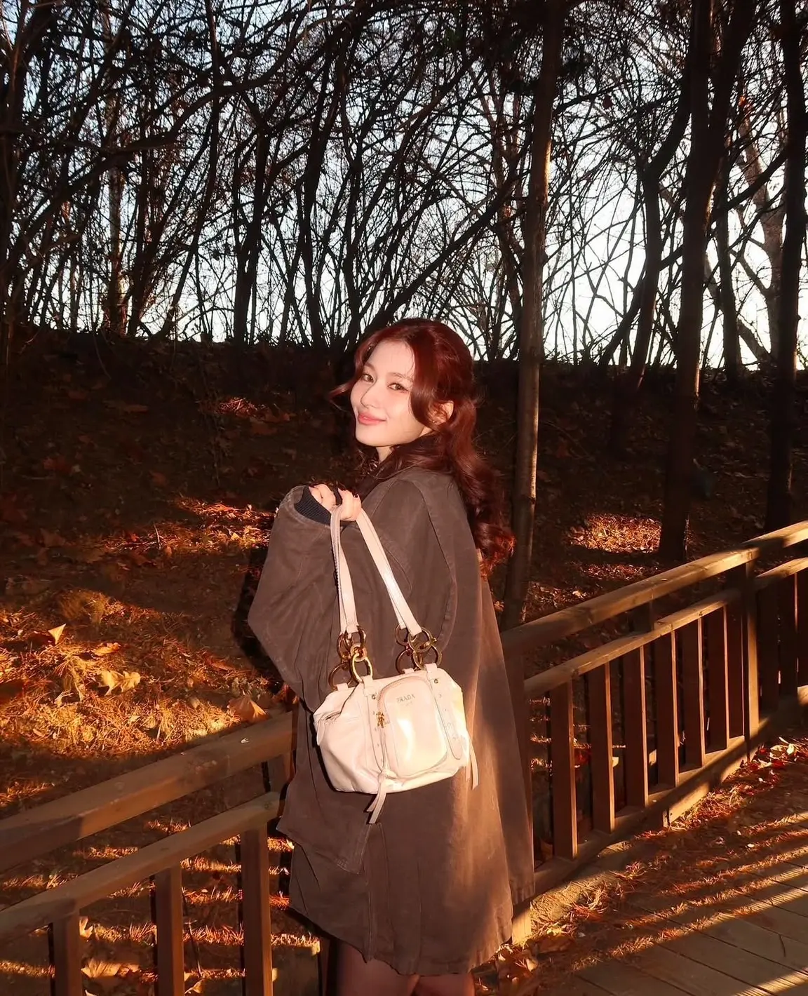 2025精品包推薦 Prada皮革立方肩背包 【ig M.by Sana】prada皮革立方肩背包