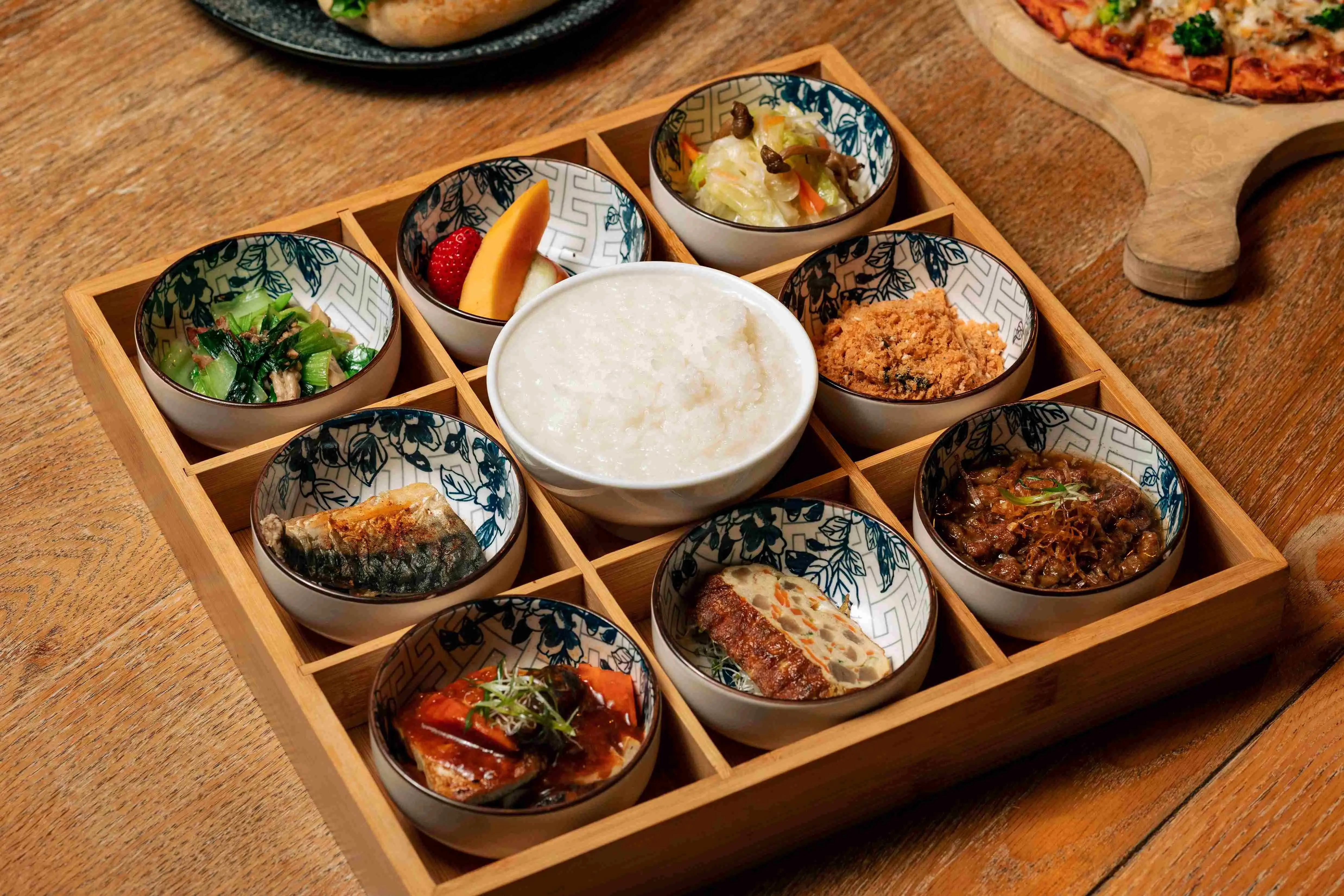 虎尾春秋 住宿【虎尾春秋】「九宮格寶島粥」是旅人最愛的早餐選擇。