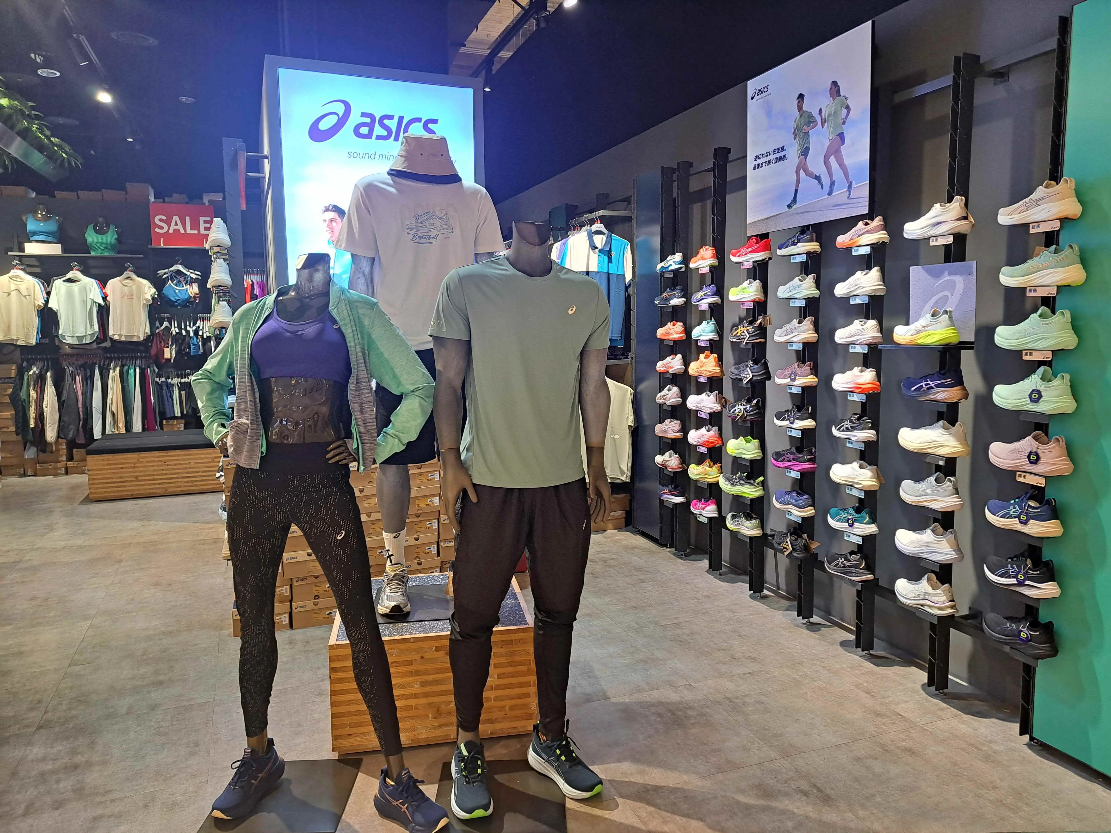 【skm Park Outlets】skm Park Outlets 高雄草衙asics 台灣第一家最新 Outlet 概念店4.26六reopen
