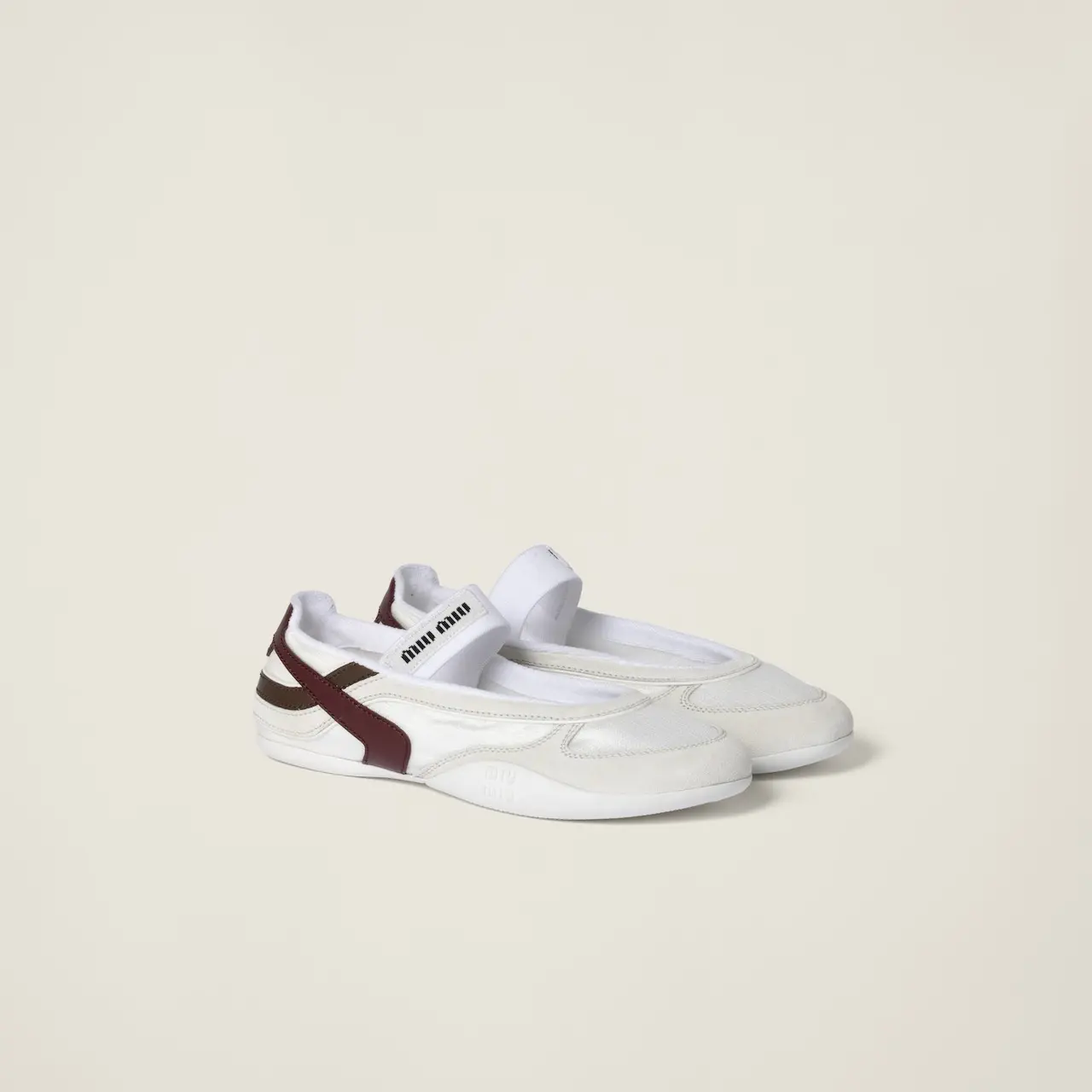 2025春夏流行鞋款 薄底鞋【 Miu Miu】Miu Miu Gymnasium
