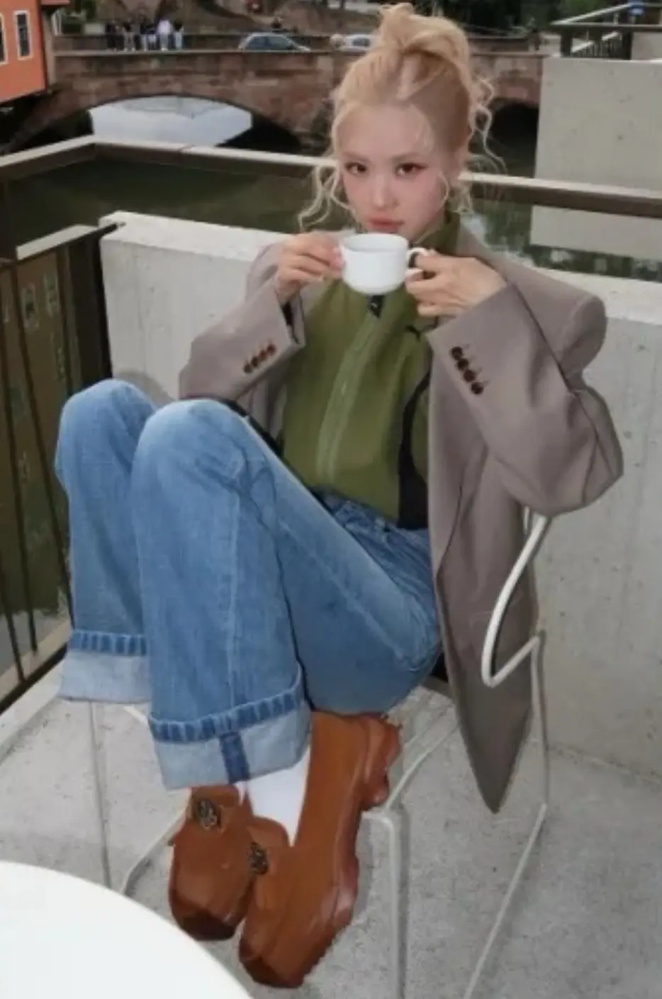 2025春夏穿搭指南！用「可麗露風」混搭流行元素【 Rose】rose內搭淺綠色