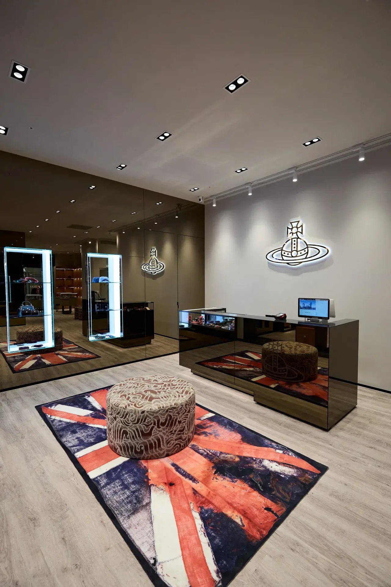 Vivienne Westwood Lalaport Nangang9