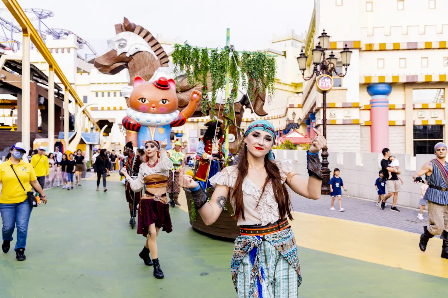 【義大遊樂世界】樂園遊行