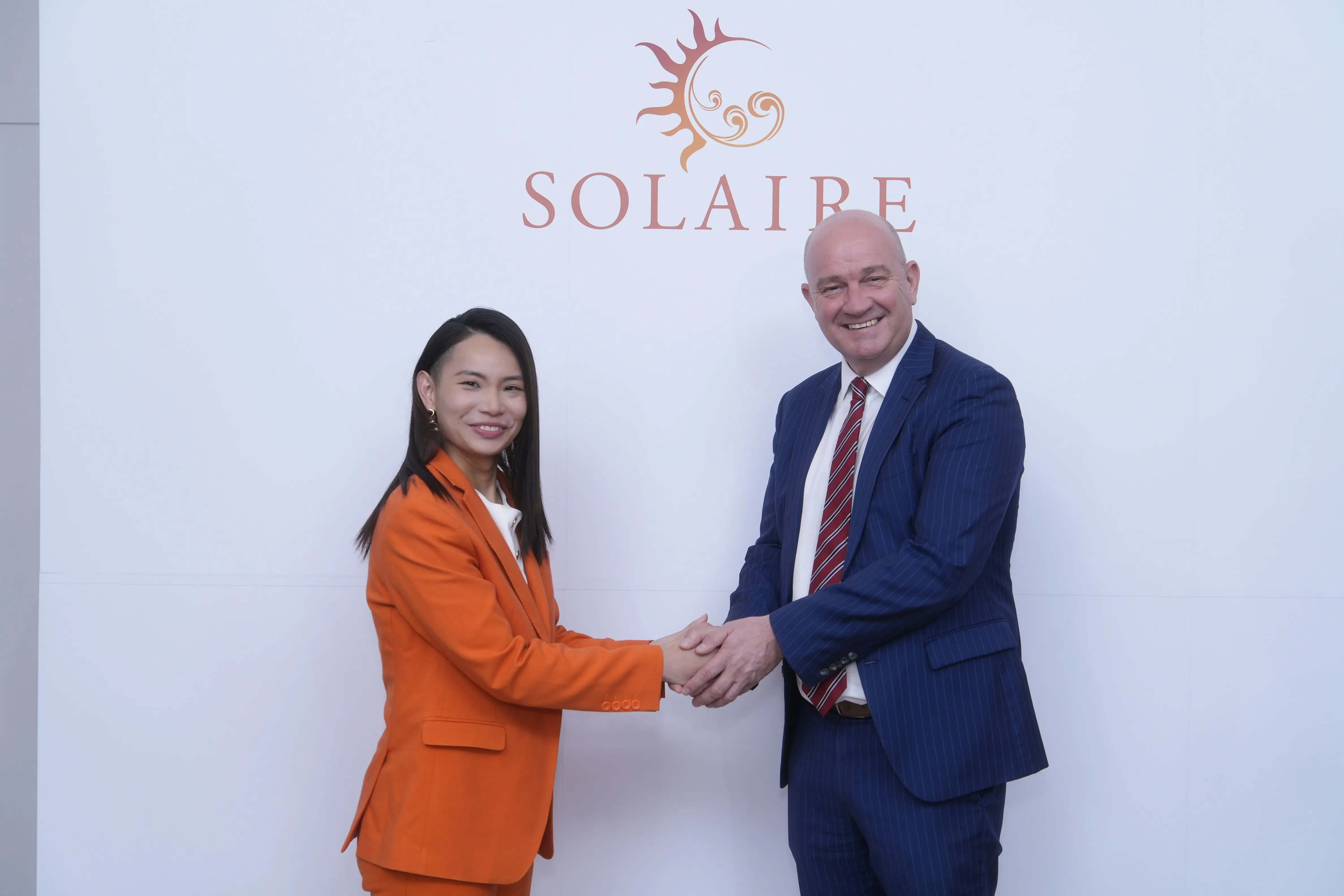 Solaire Resort 羽球天后戴資穎 台灣品牌大使【solaire Resort】戴資穎與solaire度假村執行副總laurence Upton