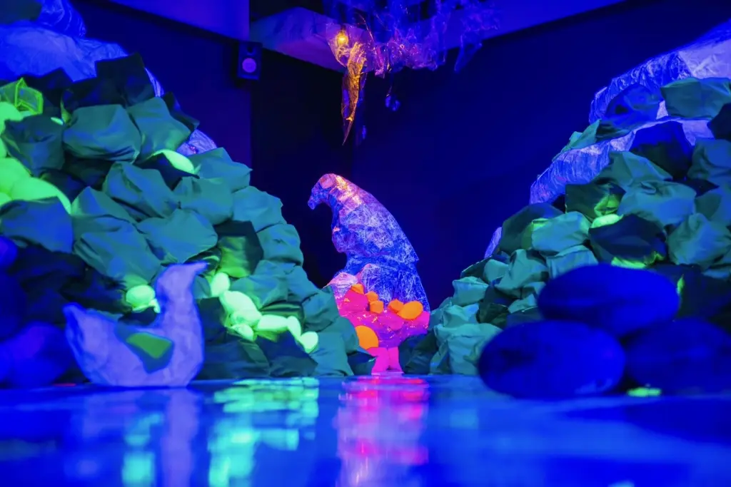 【新北市美術館】新北美術館再自然不過的事展覽，讓觀眾實際走進繪畫場域