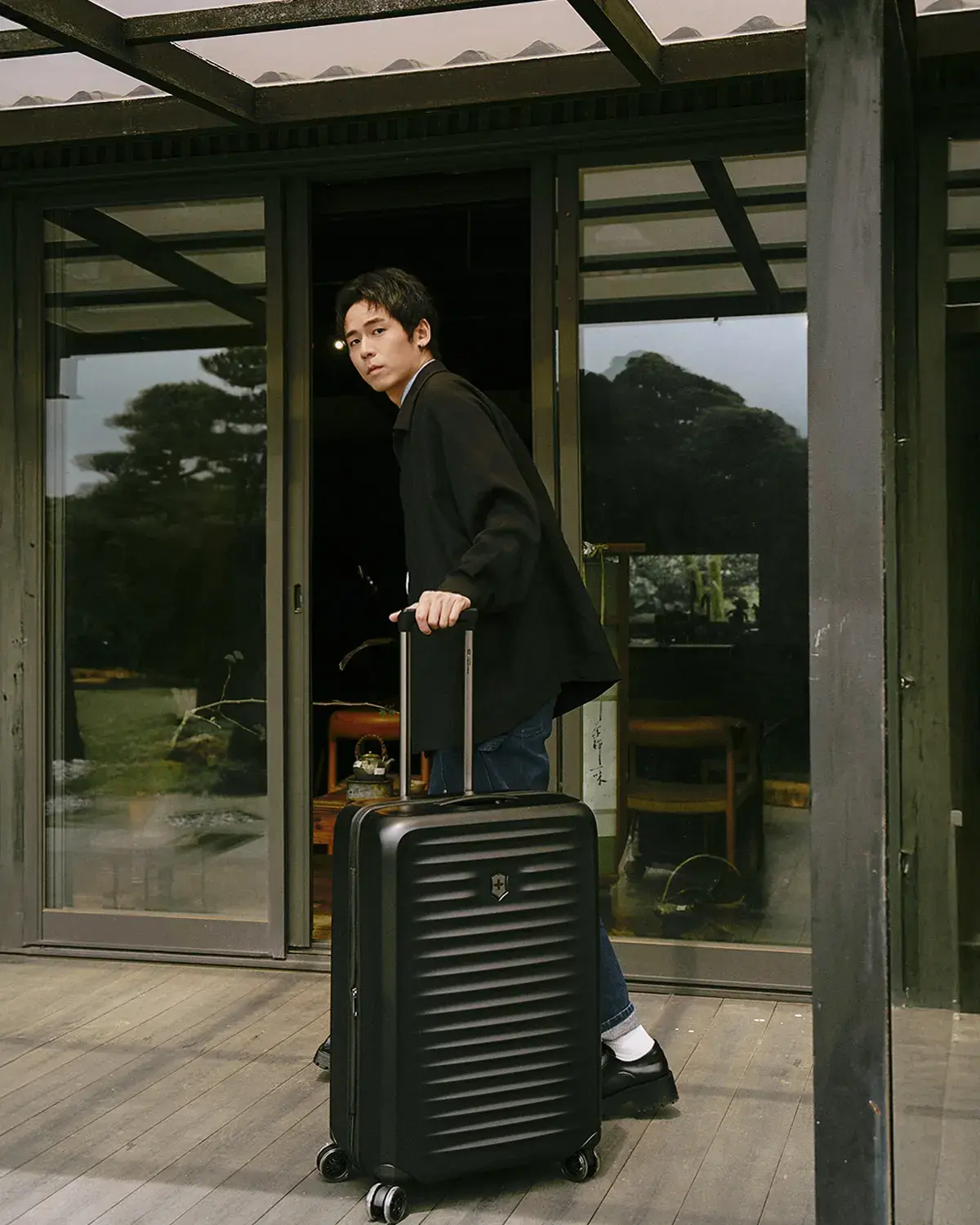 2025輕旅行李箱推薦 Victorinox Airox登機箱年全新升級的airox Advanced系列則融合登機型旅行箱輕量優勢 003