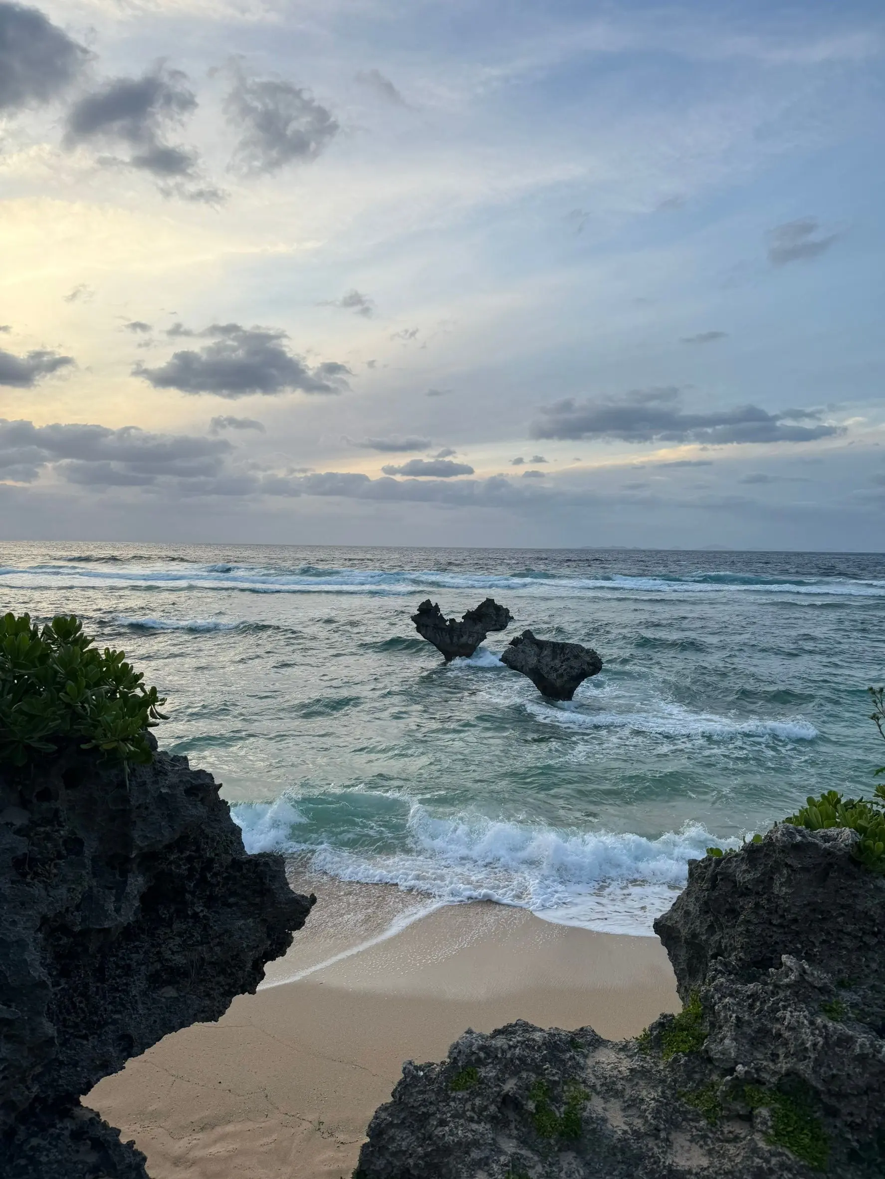 臺灣產物保險text Photo古宇利島的知名景點心形岩。