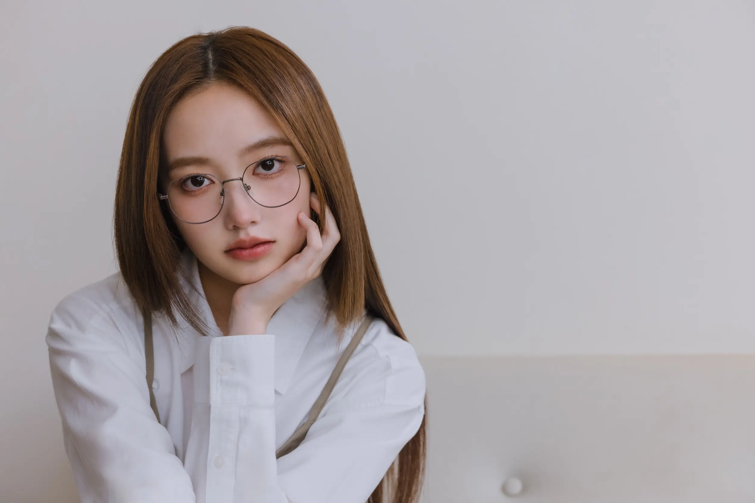 圖6like Babymint！質感金屬邊框已成為學院風穿搭不可或缺的光學鏡框