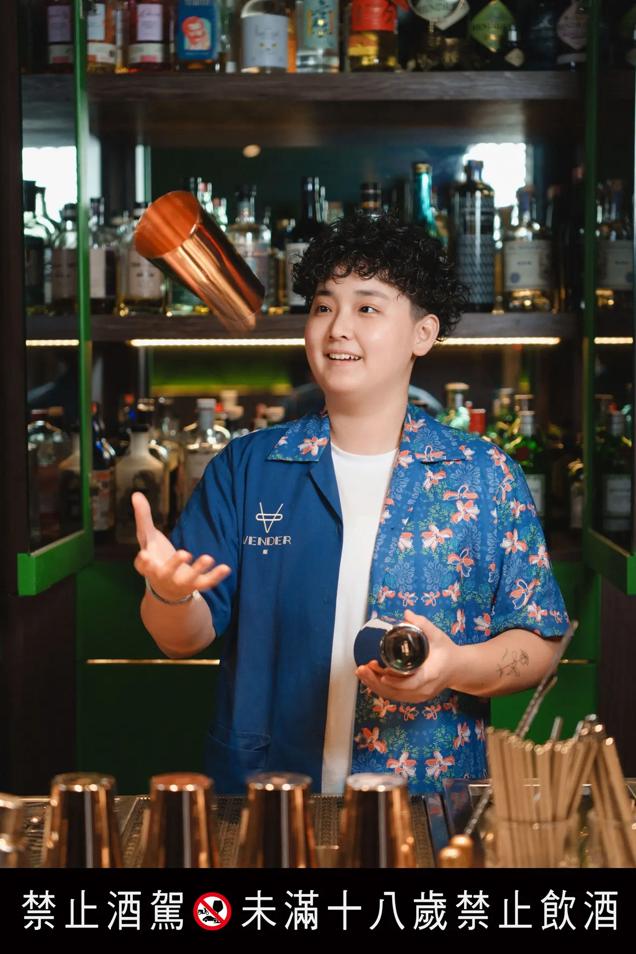 Asias 50 Best Bars台中vender 客座asia49的調酒師riley曾於2024年奪下lady Amarena台灣冠軍,並代表赴義大利參加總決賽,獲頒技術與風格特別獎。