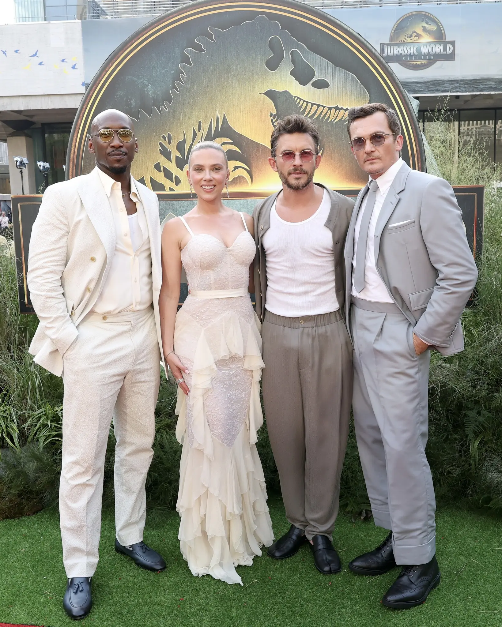 Scarlett Johansson環球臉書