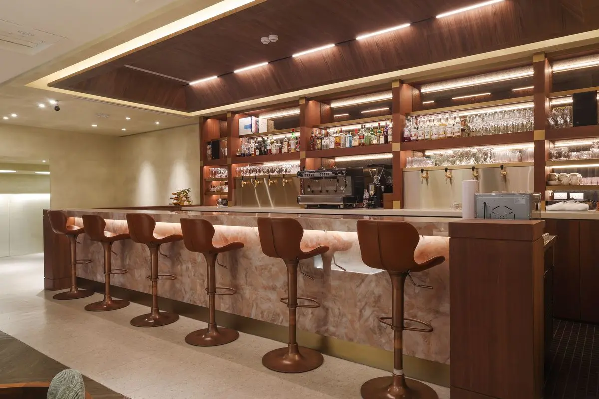 Origen｜在臺北小巨蛋與城市舞台打造一處融合味覺、文化與藝文氛圍的國際正統餐酒館，精選西班牙紅白葡萄酒