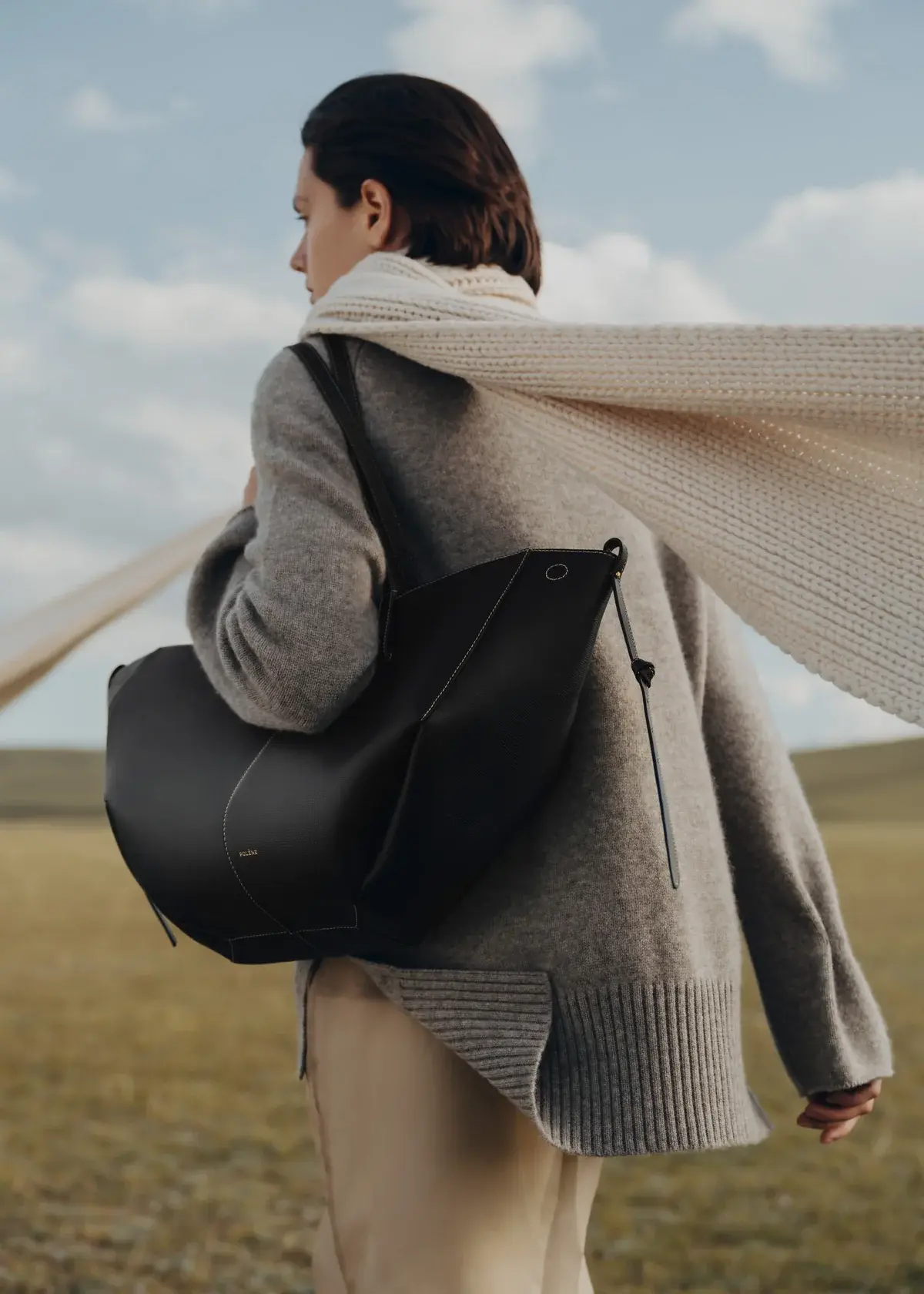 小廢包掰掰！盤點longchamp毛絨包、ysl托特包等，2025秋冬精品大容量包款