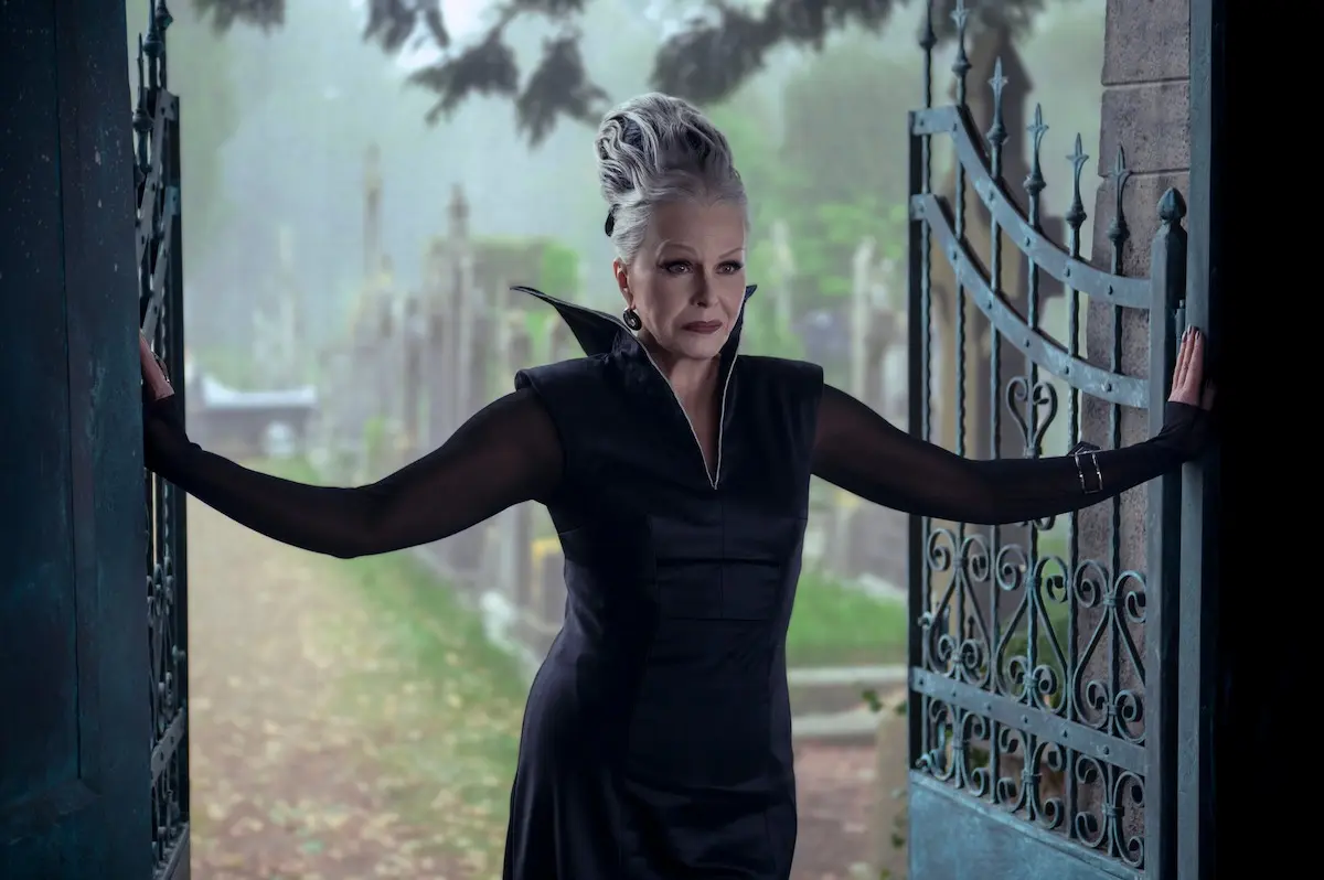 Netflix影集《星期三》第二季 祖母海絲特佛朗普（hester Frump