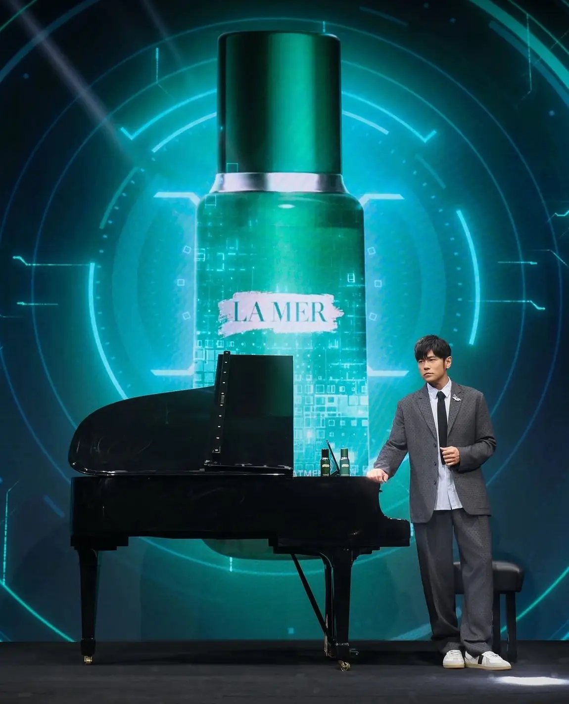 周杰倫穿2025精品運動鞋 Dior B01 Matchpoint