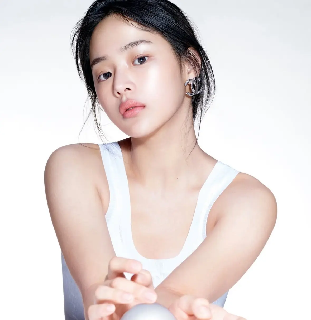 2025秋冬保養品推薦！8款必買乳霜、精華、面膜，保濕抗老chanel 香奈兒