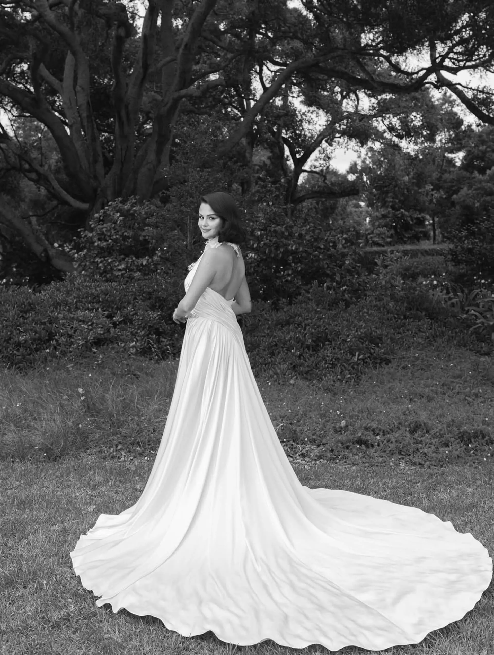 【selenagomez】現實版迪士尼公主賽琳娜戈梅茲的夢幻婚紗 Selena Gomez 第一套03