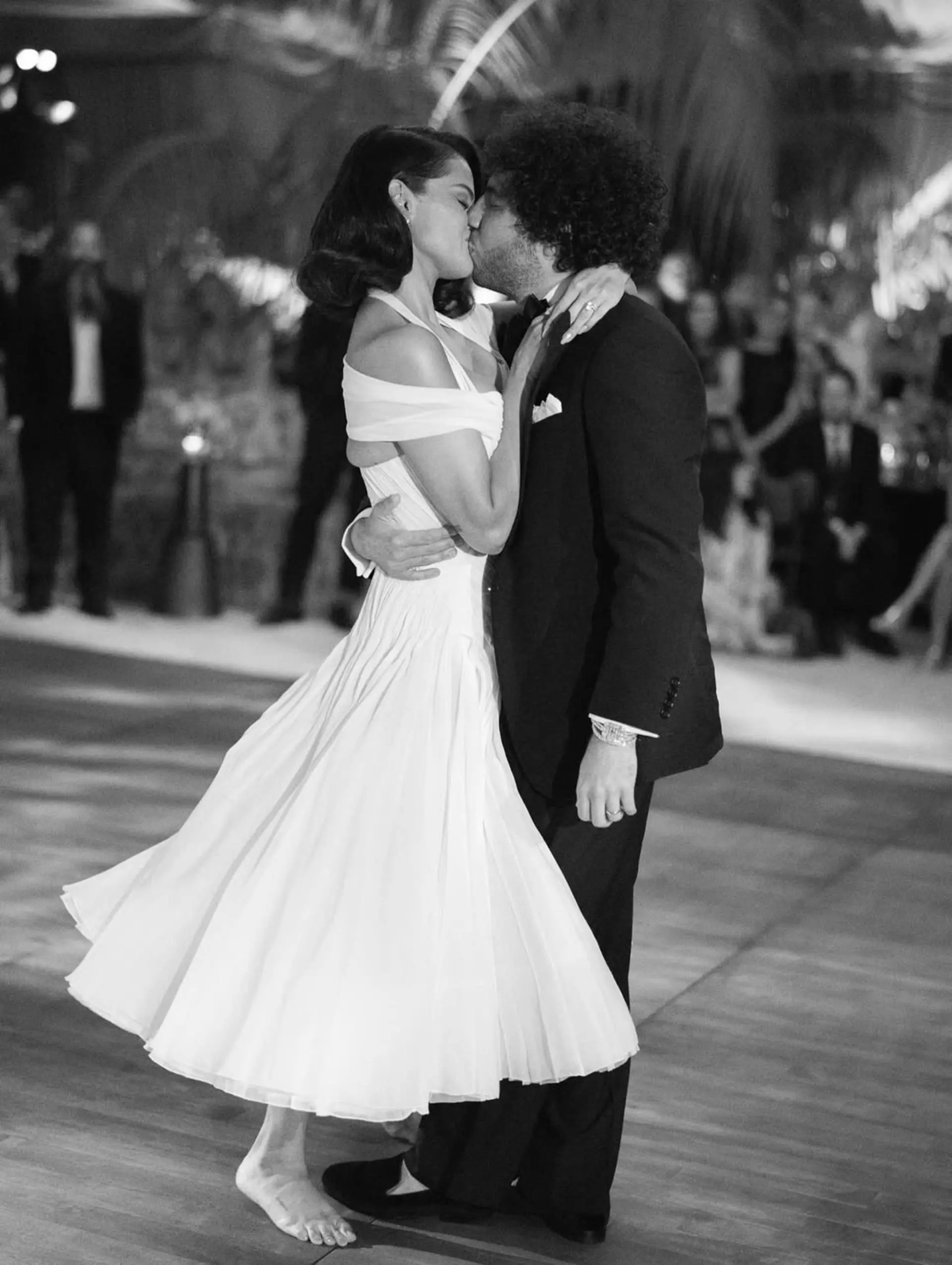 【selenagomez】現實版迪士尼公主賽琳娜戈梅茲的夢幻婚紗 Selena Gomez 第三套01