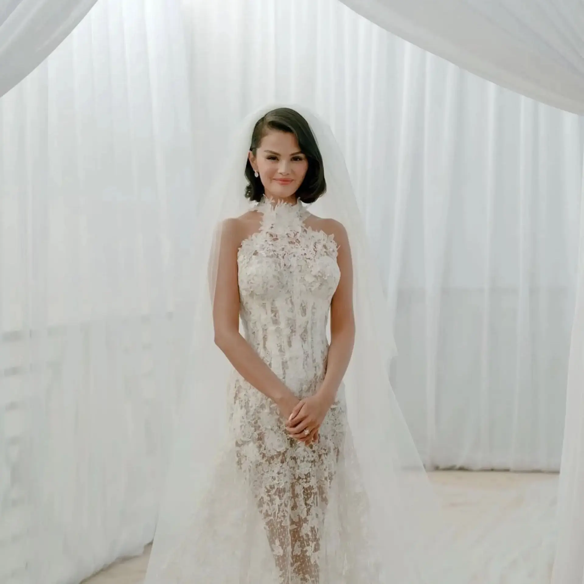 現實版迪士尼公主賽琳娜戈梅茲selena Gomez的夢幻婚紗