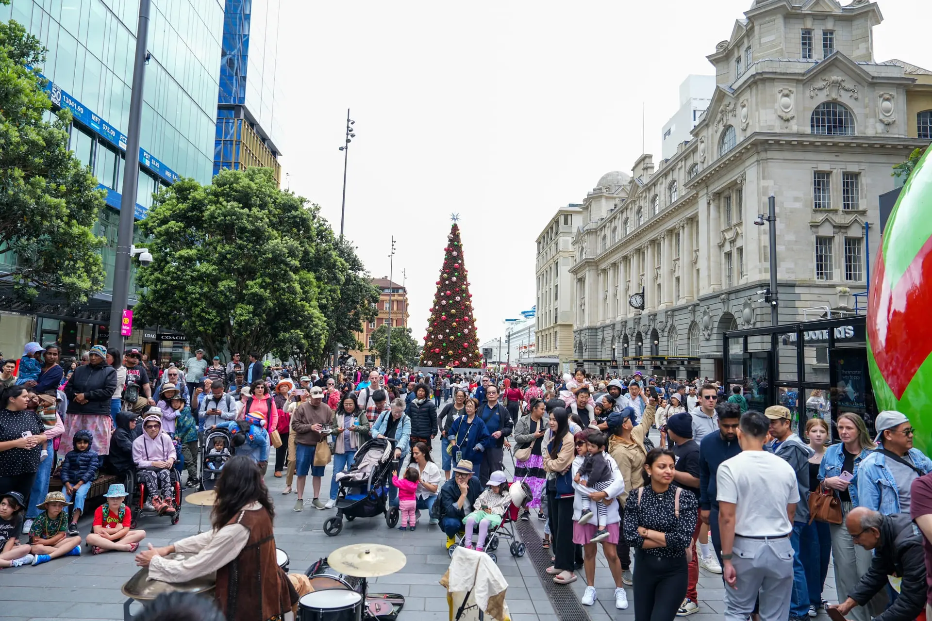 【shutterstock/pornmongkonp】紐西蘭奧克蘭熱鬧的聖誕市集