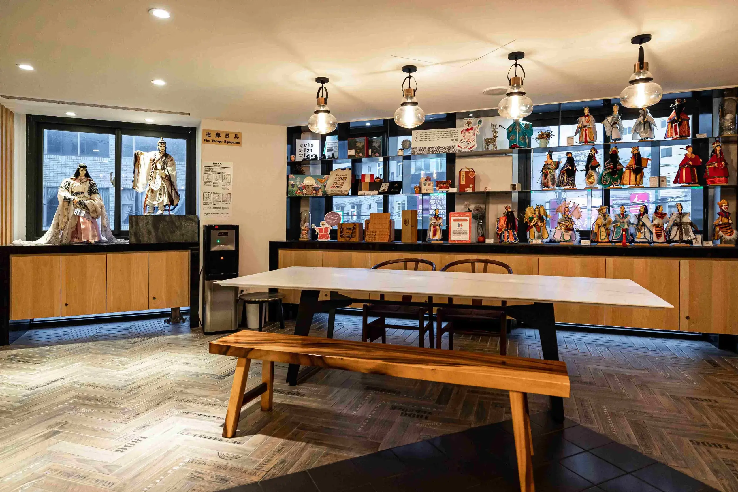 【虎尾春秋】「史艷文」及「苦海女神龍」戲偶。