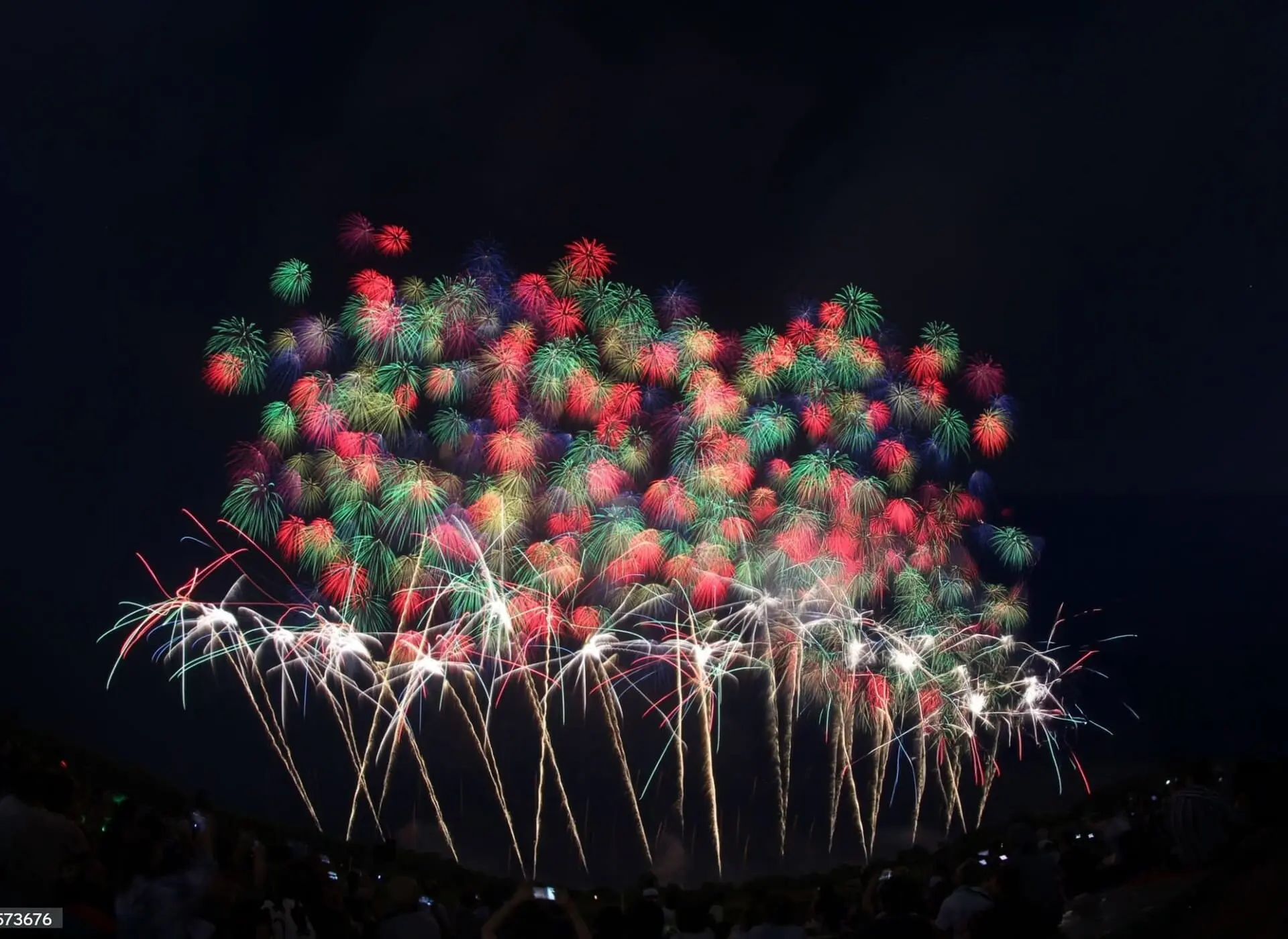 【新北市政府】閃耀新北1314 煙火 五彩落葉