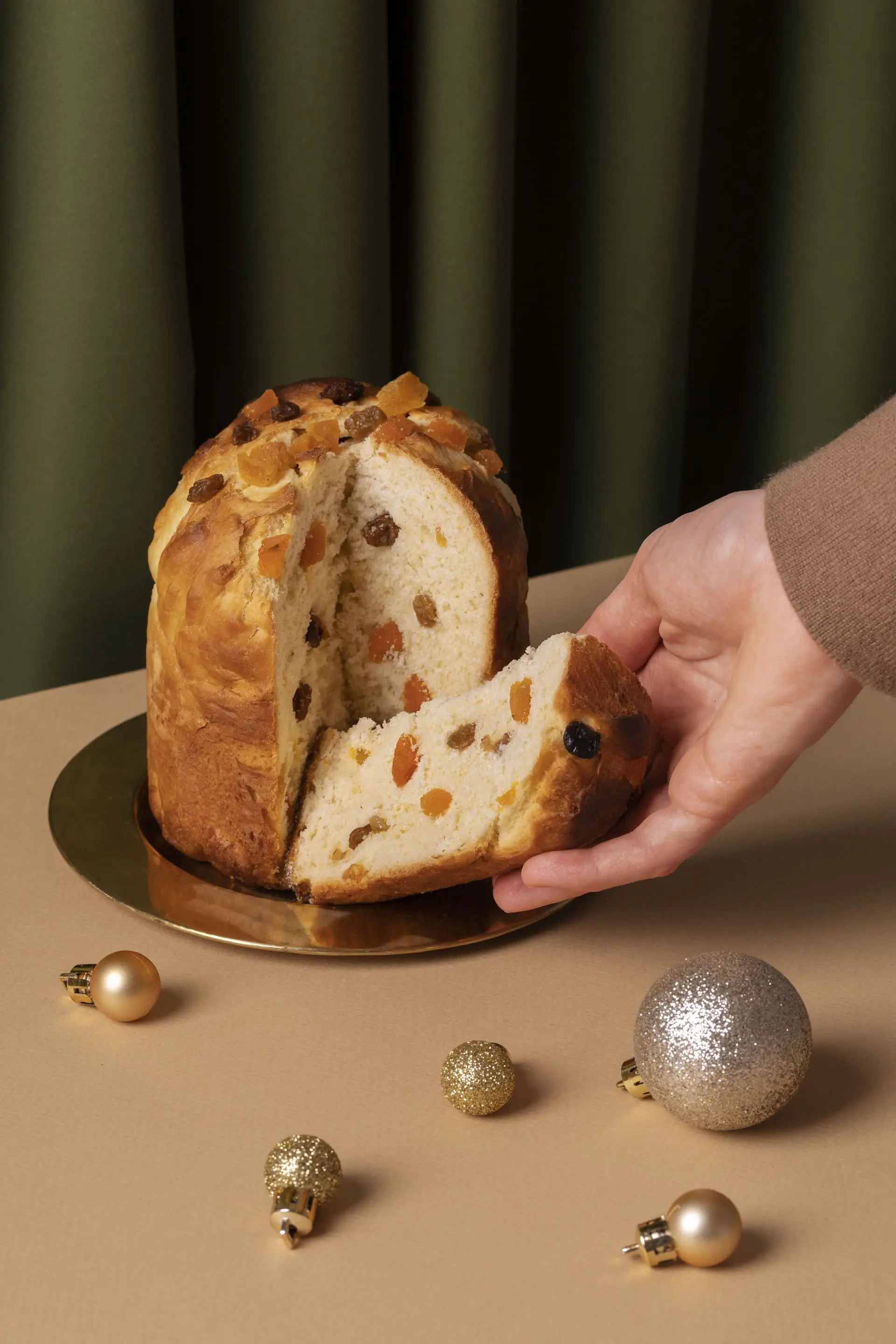 【freepik】甜點 聖誕節 Panettone01