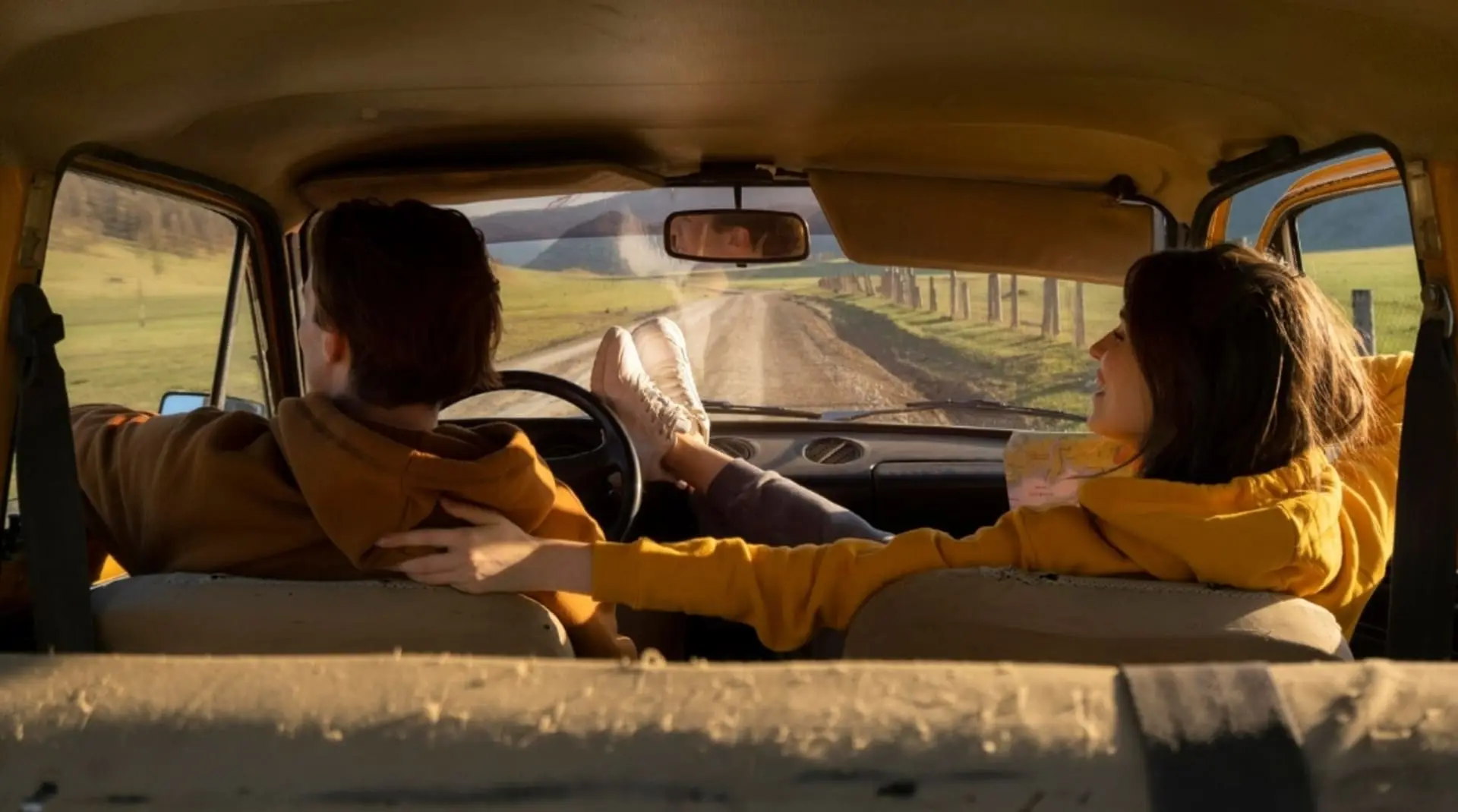 【freepik】旅遊 公路旅行