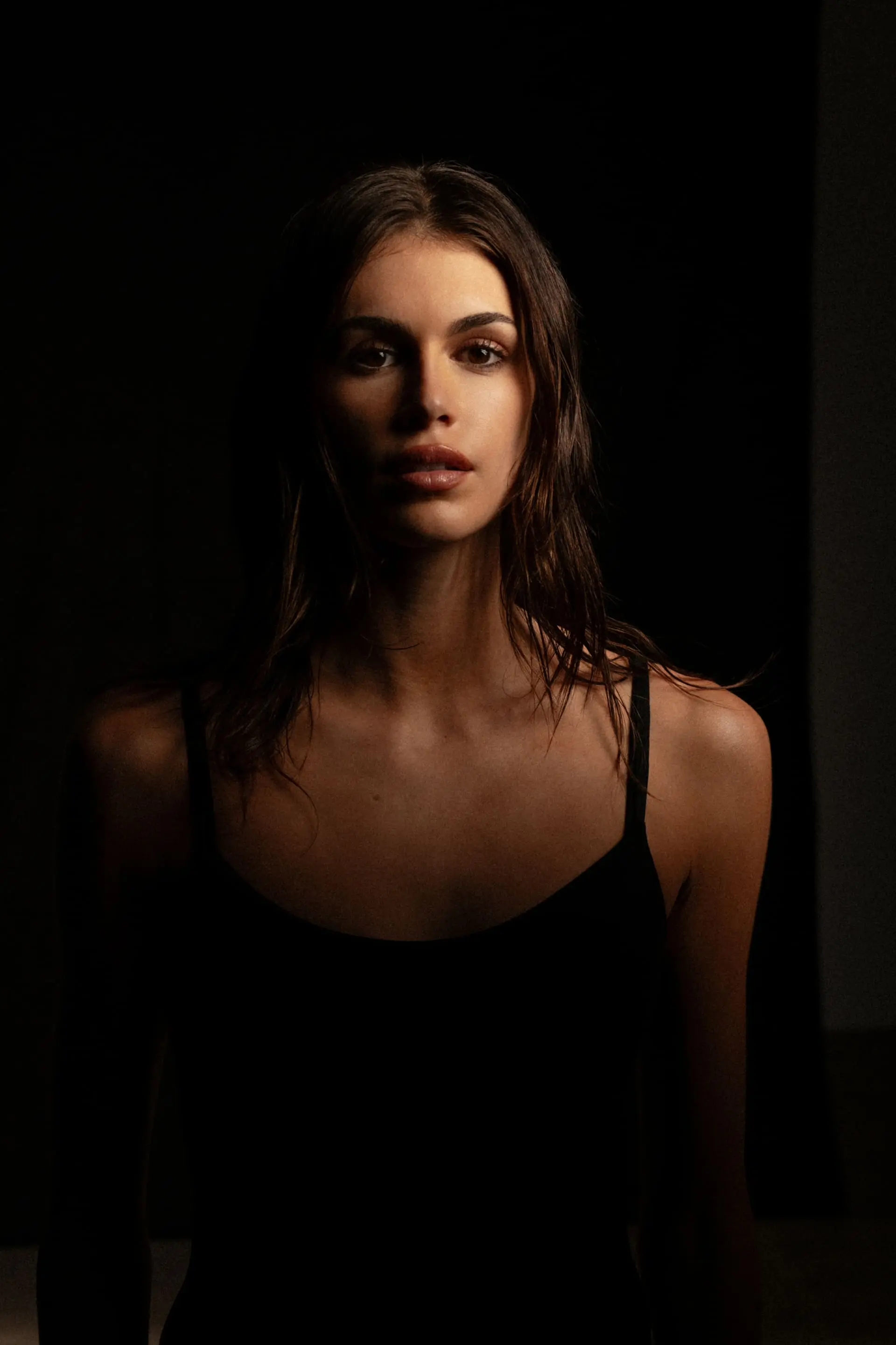 【repetto X Kaia Gerber】概念照01