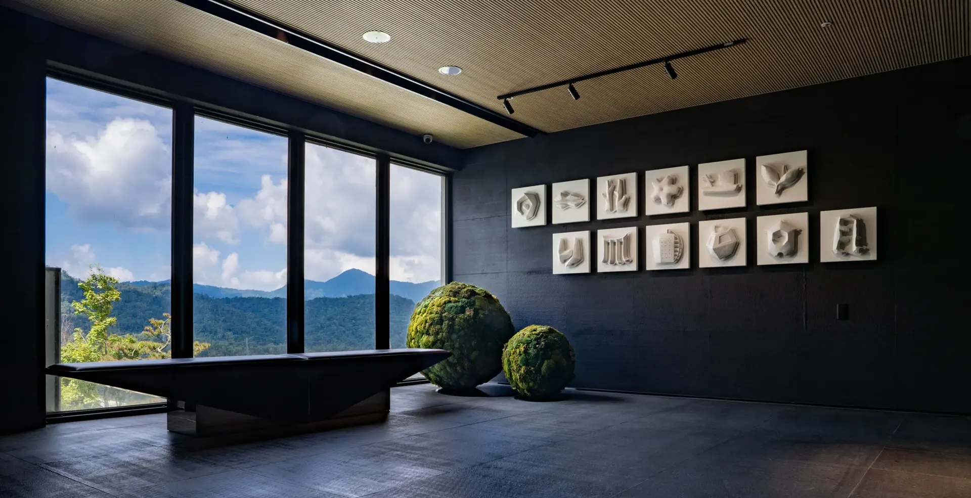 漢來日月行館 藝術品 日月十二象形 朱芳毅 2