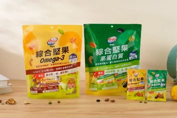 新上市萬歲牌「綜合堅果（高蛋白質）」與「綜合堅果（omega 3）」，精選自然食材搭配精準配方設計，營養輕鬆補，即日起於家樂福門市及線上通路販售，建議售價每袋199元。