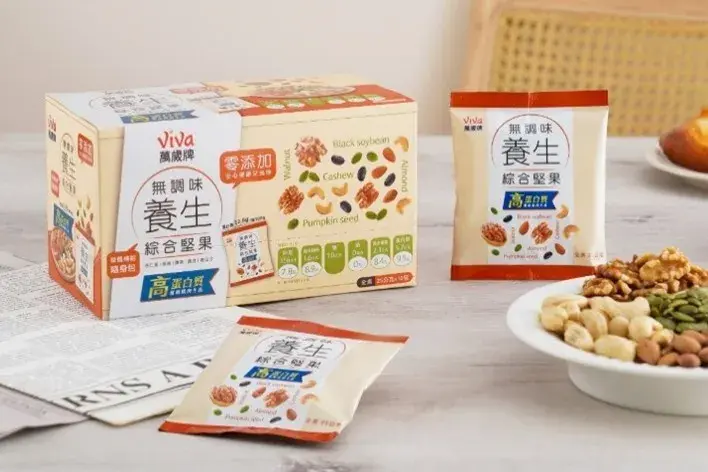 全新萬歲牌「無調味高蛋白質養生綜合堅果」，零添加、小包裝設計，讓健康更隨手可得，6月5日起全聯、大全聯正式上市，建議售價每盒235元。