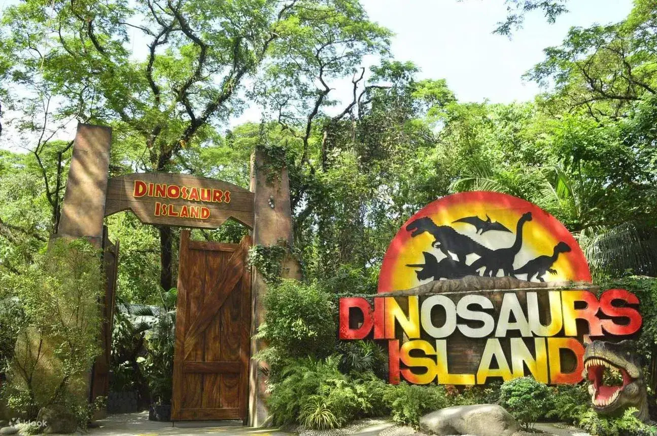 4.登上「恐龍島（dinosaurs Island）」，依循恐龍的足跡，認識地球物種的演化與滅絕歷程。（圖：可樂旅遊提供）